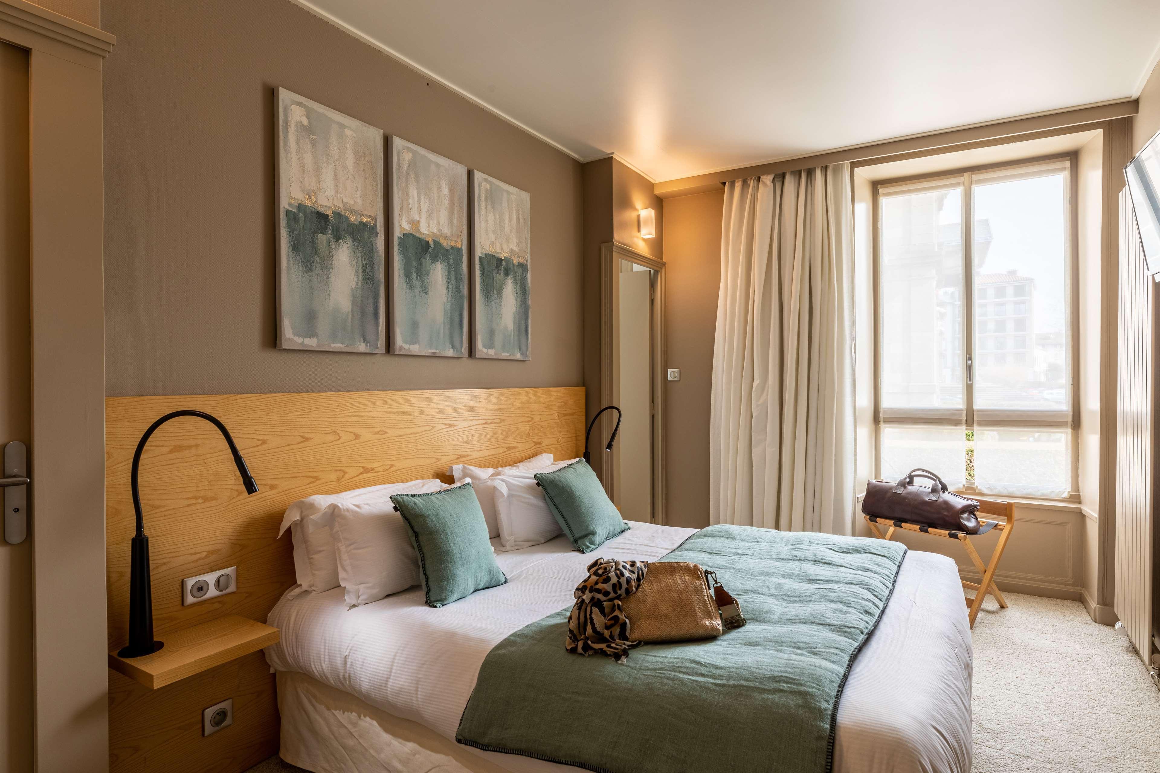 Best Western Grand Hotel De Bordeaux Aurillac Bagian luar foto