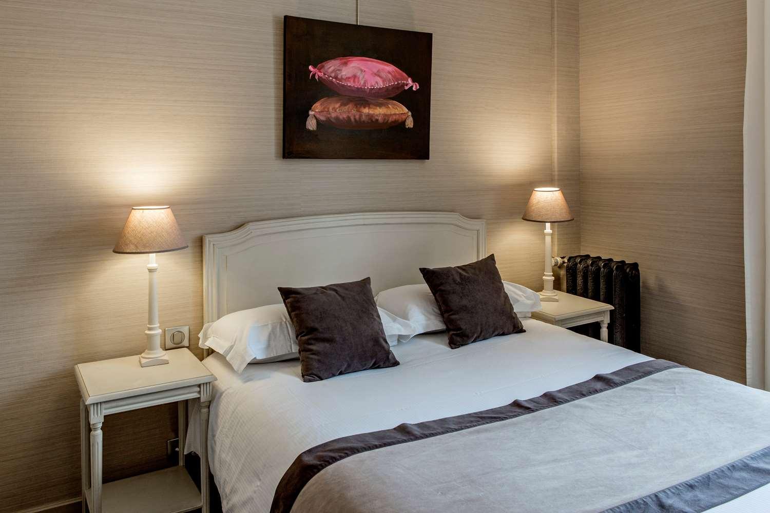 Best Western Grand Hotel De Bordeaux Aurillac Bagian luar foto