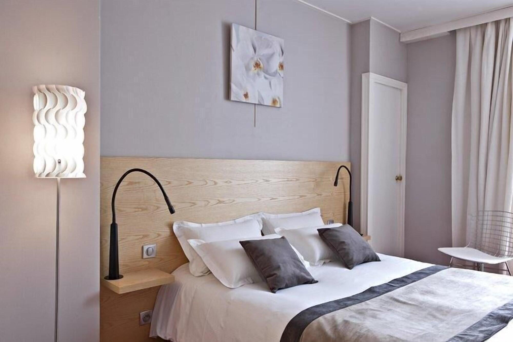 Best Western Grand Hotel De Bordeaux Aurillac Bagian luar foto