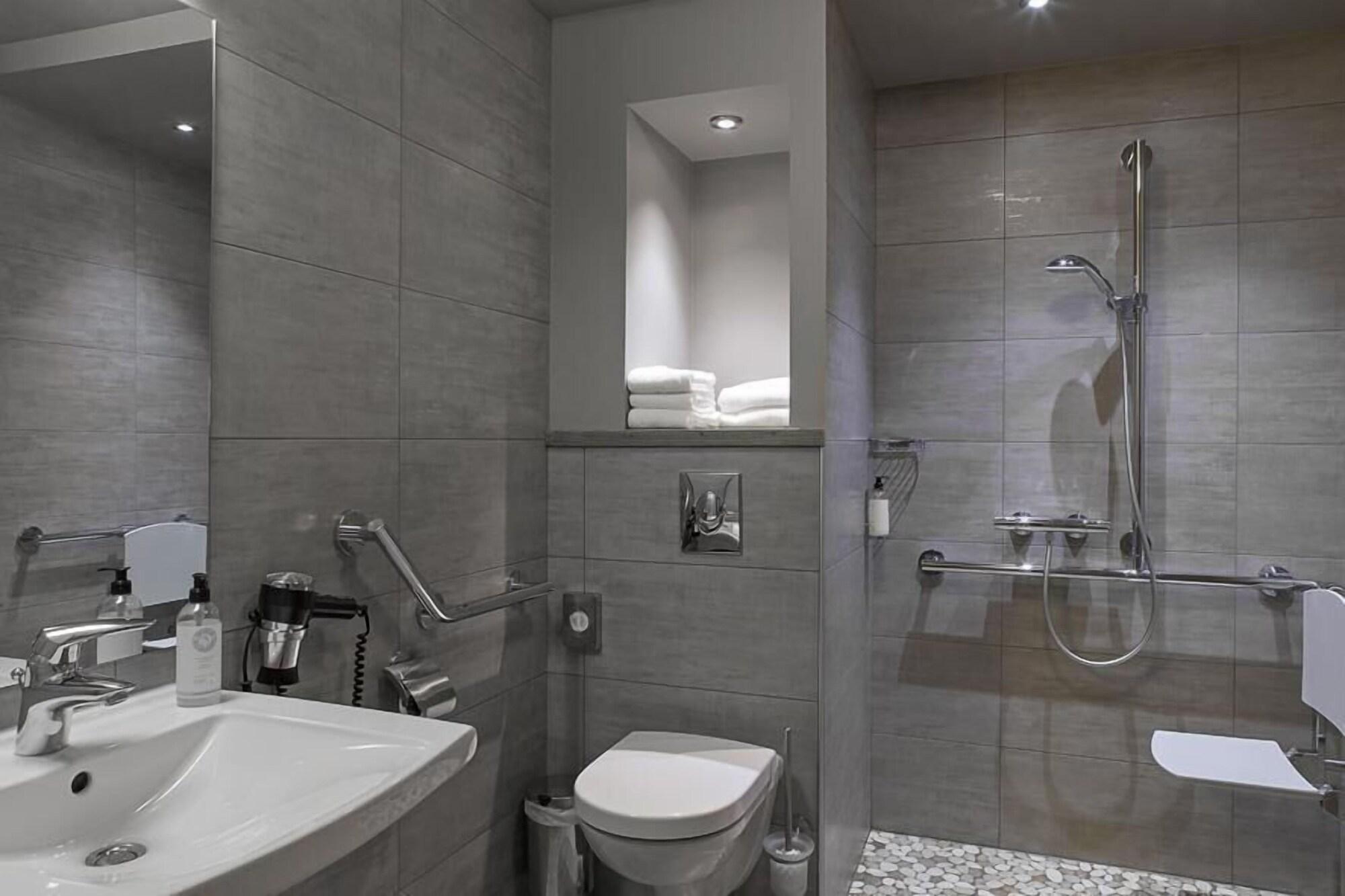 Best Western Grand Hotel De Bordeaux Aurillac Bagian luar foto