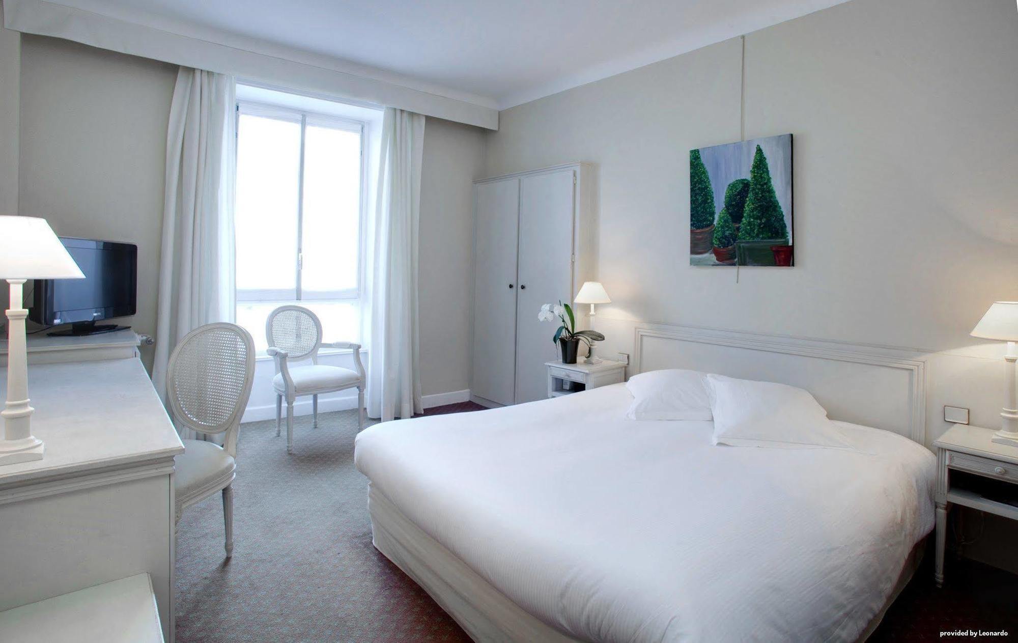 Best Western Grand Hotel De Bordeaux Aurillac Bagian luar foto